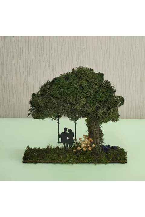 TO003 - Yosun Zeminli Salıncaklı Çift ve Ağaçlı El Yapımı Diorama Obje - ana ürün görünümü
