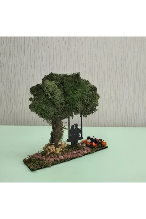 TO001 - Salıncaklı Çift ve Yosun Ağaçlı El Yapımı Dekoratif Diorama Obje - dekorasyonda kullanım görünümü