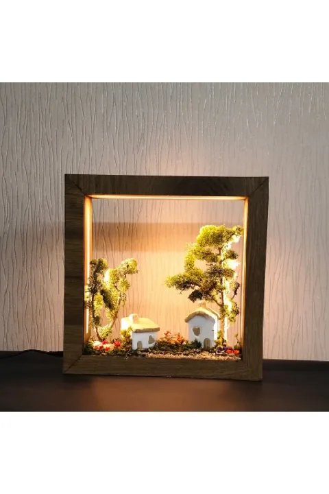 SC011 - Işıklı Dekoratif Çerçeve Açık Arka Planlı Bahçe Evli El Yapımı LED Diorama 31x31x6 cm - dekorasyonda kullanım görünümü