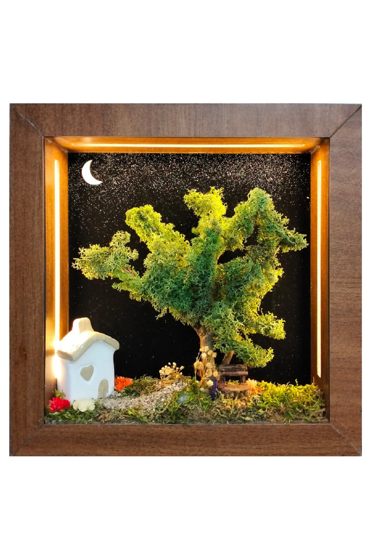 SC010 - Işıklı Dekoratif Çerçeve LED Yıldızlı Gece Ev ve Yosun Ağaç El Yapımı Diorama Obje 31x31x6 cm - el yapımı LED diorama çerçevesi ana görünümü